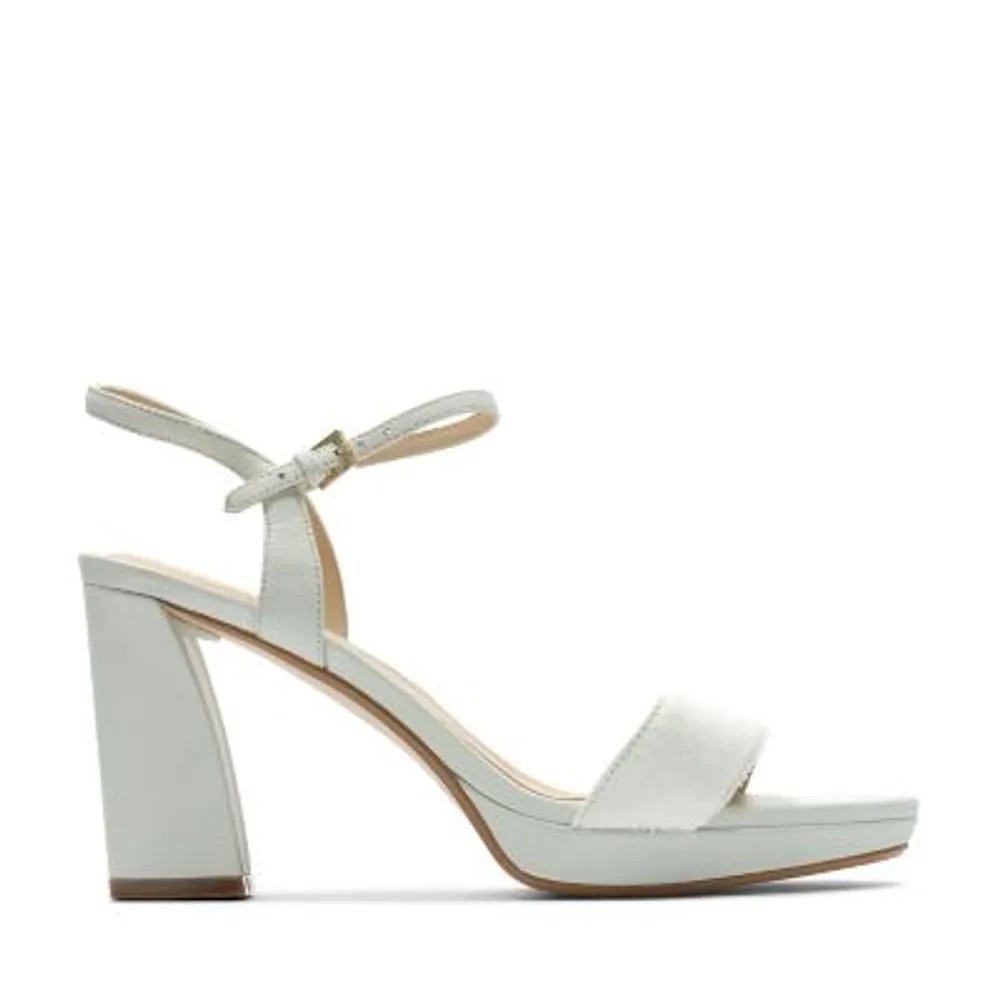 NEW!! Women’s Clarks Vista Strap Platform Sandal White Size 9.5M
